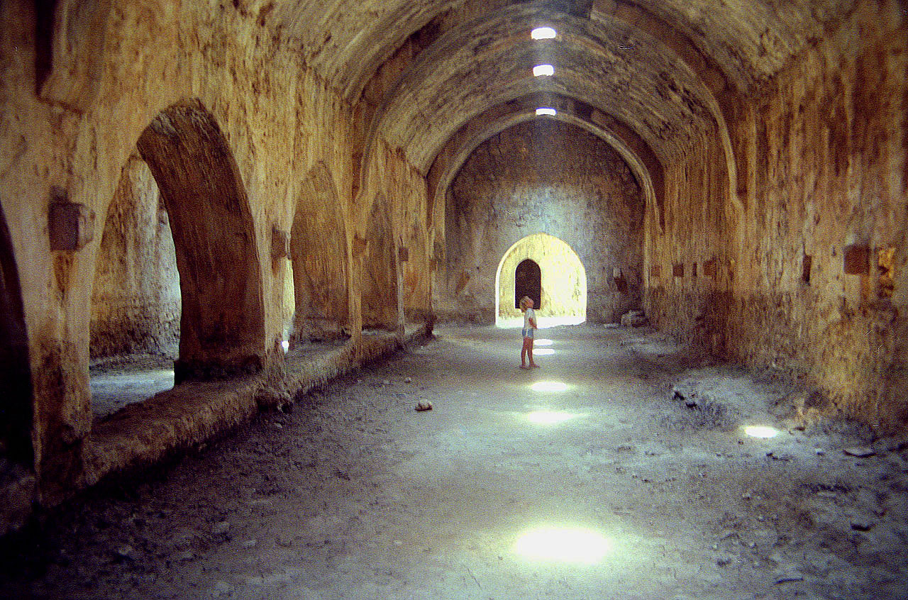 06.08.1991 | im Inneren | überdachte Innenräume vor der Restaurierung