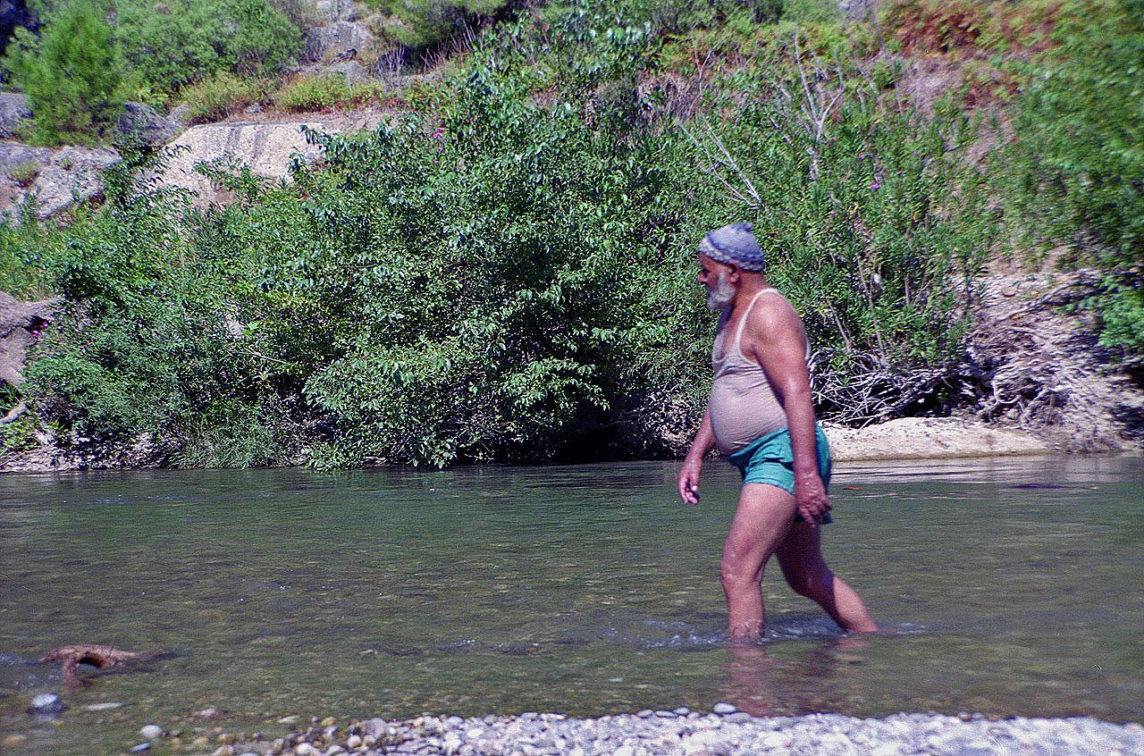 31.08.1995 | Alara Fluß | Holz-Arbeiter im eiskalten  Wasser