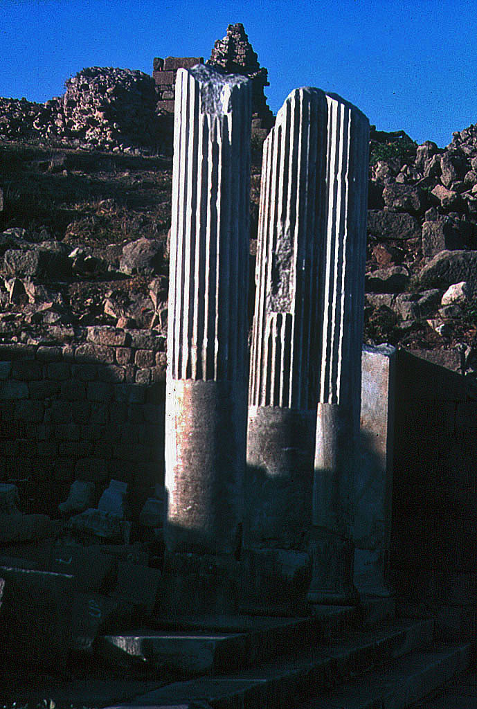 18.09.1968 | Athena-Tempel | Säulen - Drilling im Athenatempel