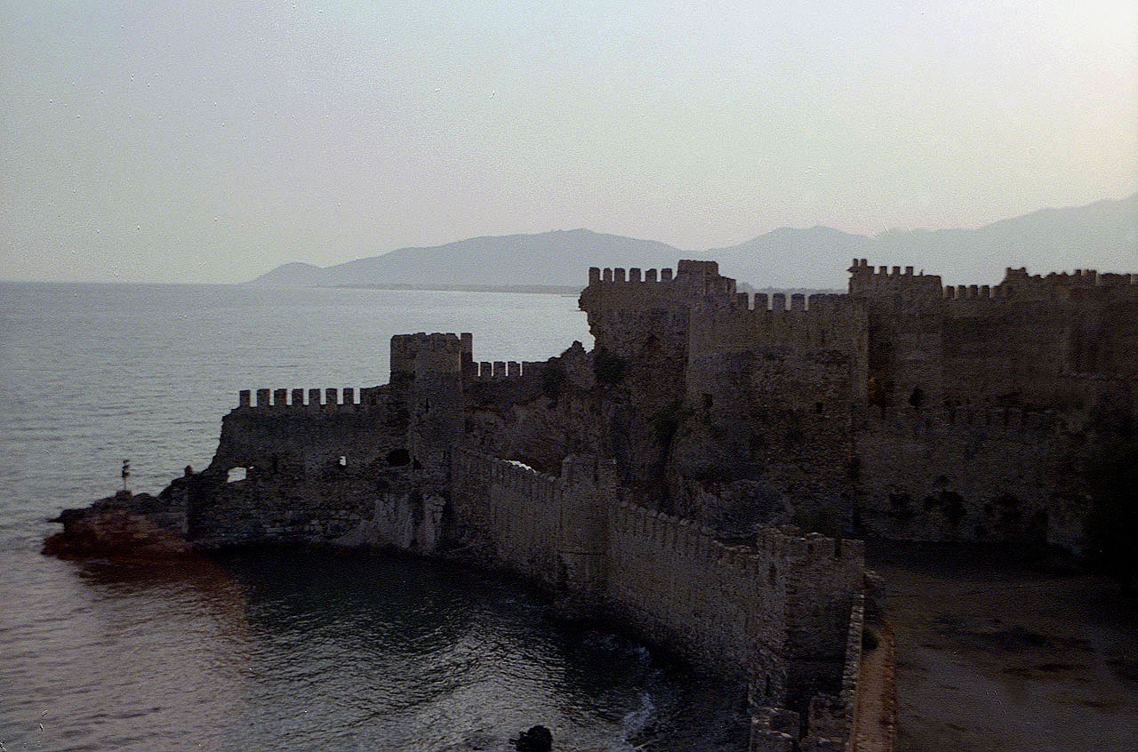 21.09.1992 | Hauptturm | südl. Mauerbefestigungen vor dem Kap Anamur