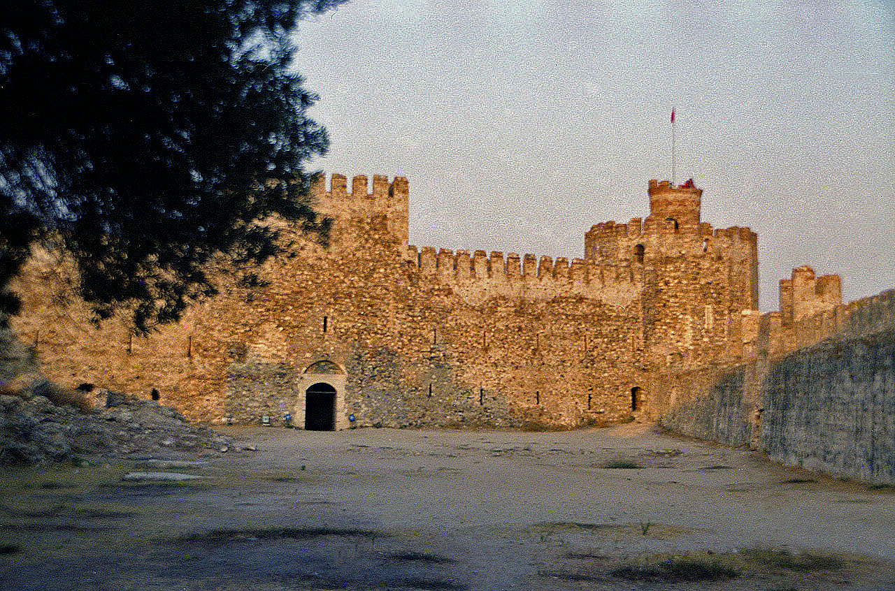 21.09.1992 | Innenhof | südl. Innenhof, Hauptturm, südl. Mauer, Osttor