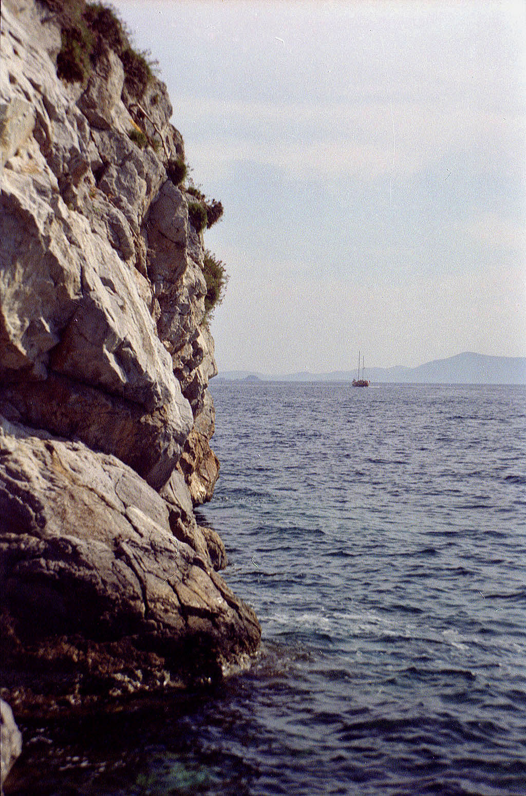 05.06.1996 | Haseninsel | felsige Steilküste