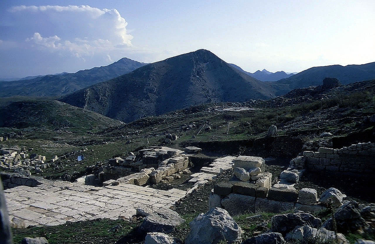 27.04.1993 | Agora   | untere Agora mit Beginn einer Kolonnadenstrasse