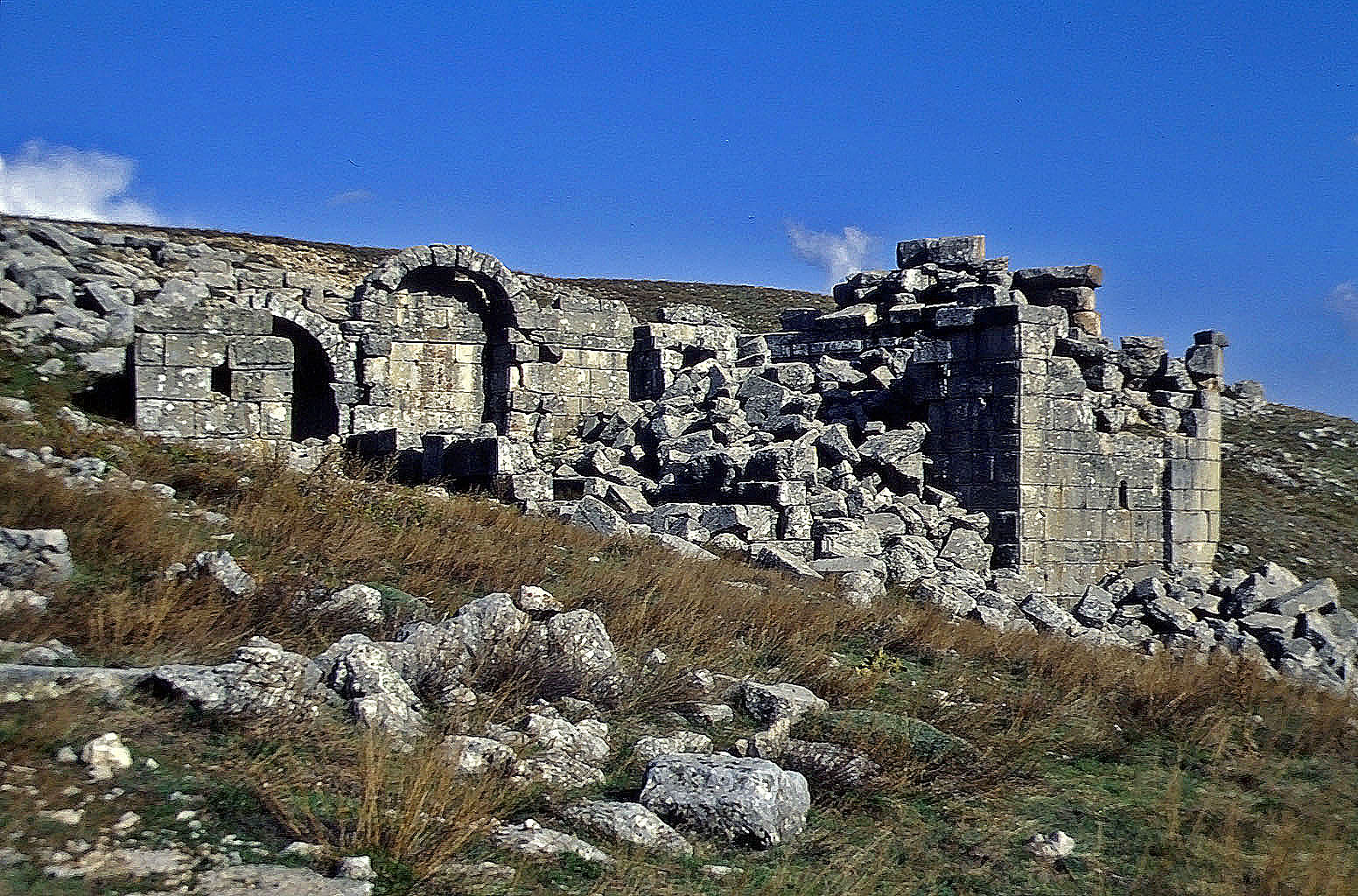 27.04.1993 | Theater | seitliche Anbauten und Stützmauern