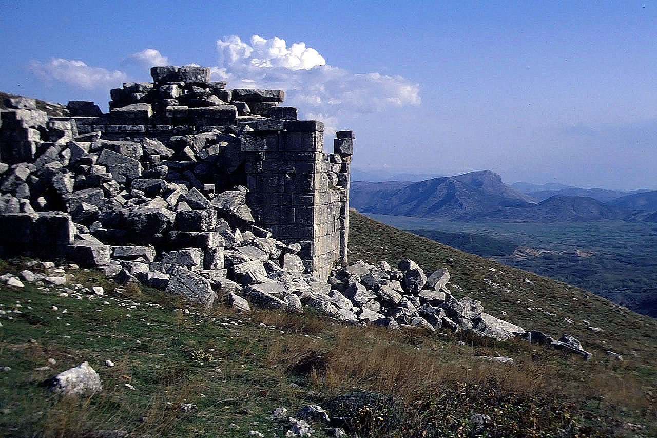 27.04.1993 | Theater | massive Seitenbauten am Theater