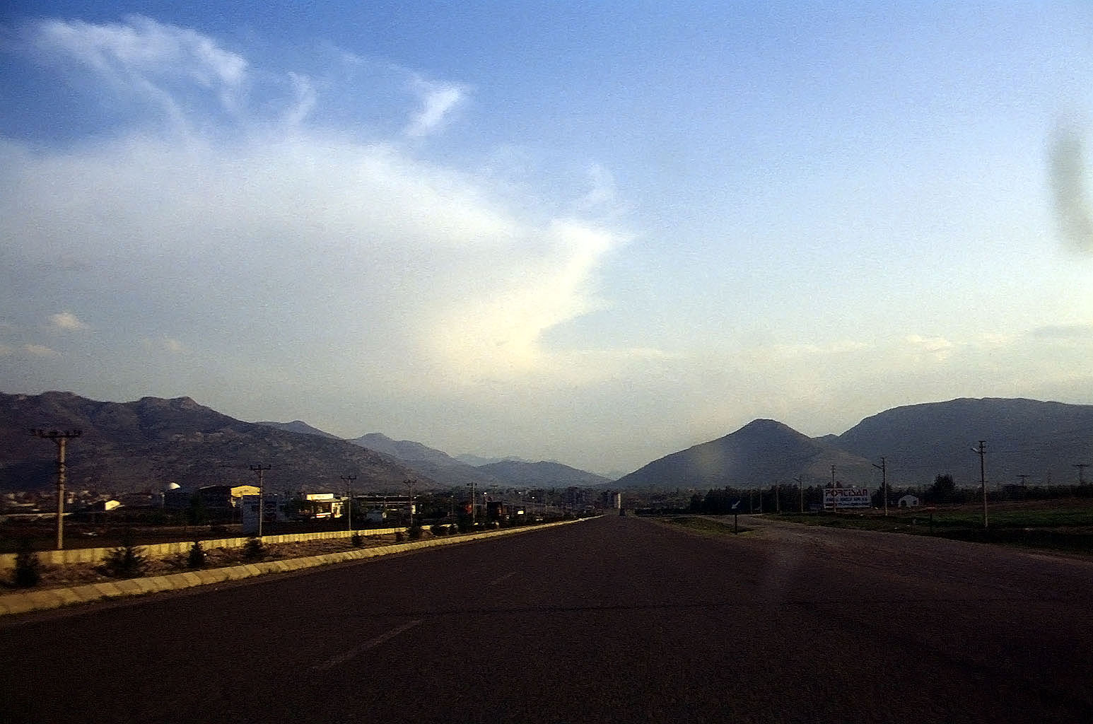 27.04.1993 | bei Bucak | Fahrt auf Schnellstrasse in die Nacht