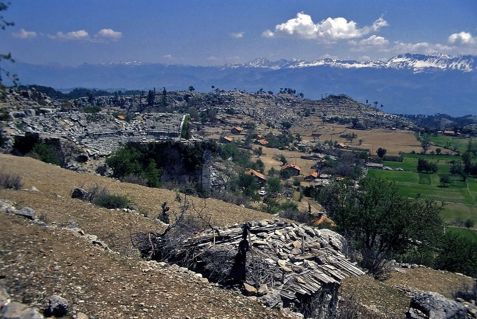 28.04.1993 | Theater   | Theater und untere Agora vor Taurus Bergen