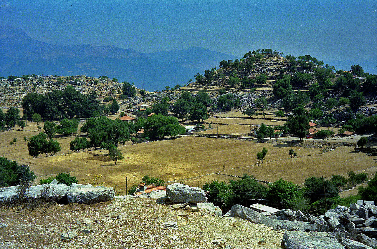 25.08.1995 | Theater   | Terrassenfelder vor den Taurus Bergen