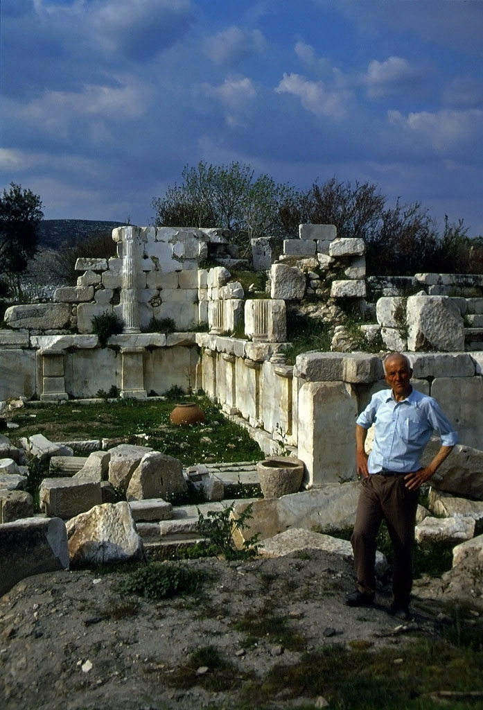 23.04.1993 | Gymnasium  | prunkvoll ausgestatteter Raum