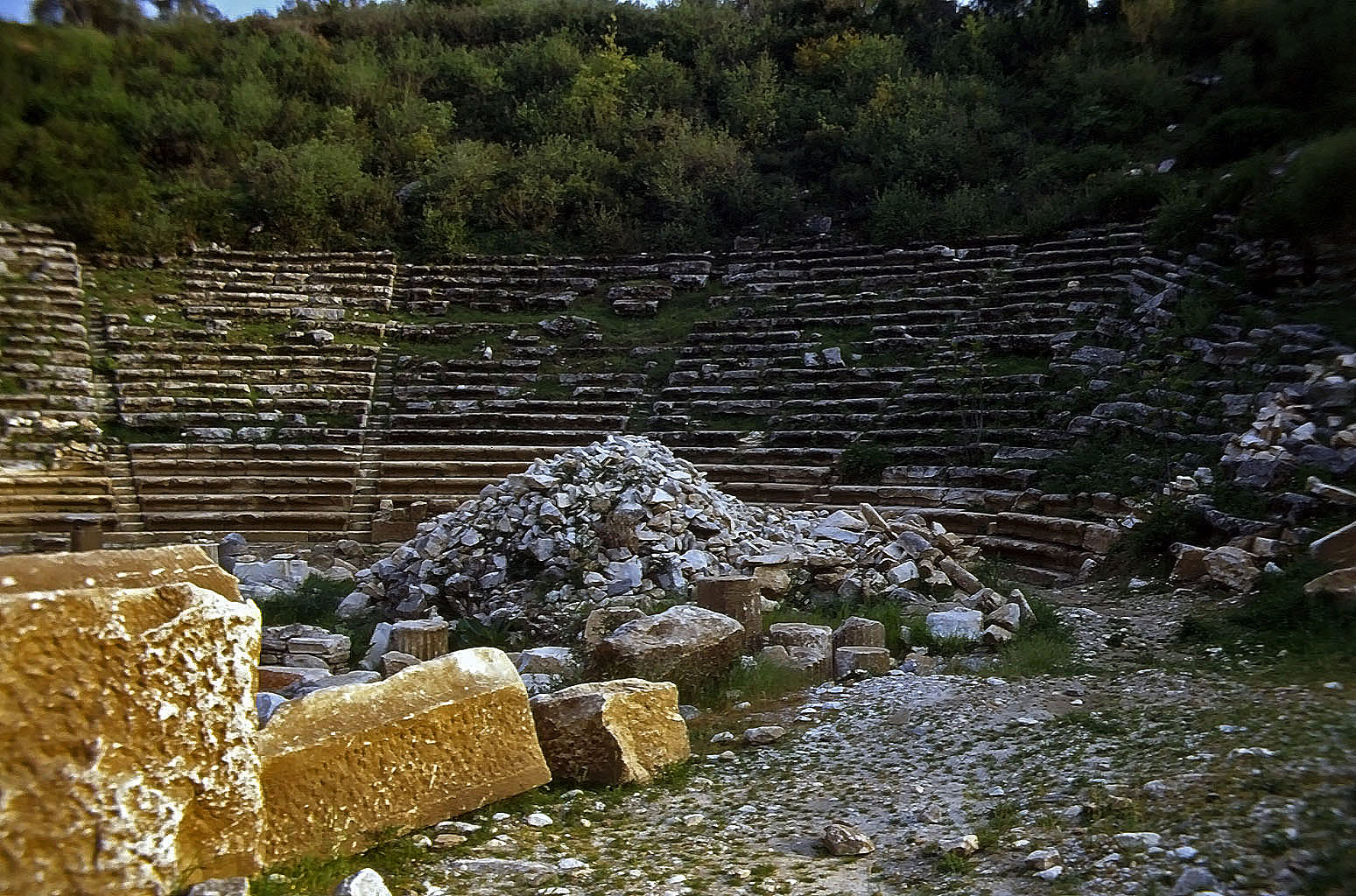 23.04.1993 | Theater   | Bühne und Sitzreihen