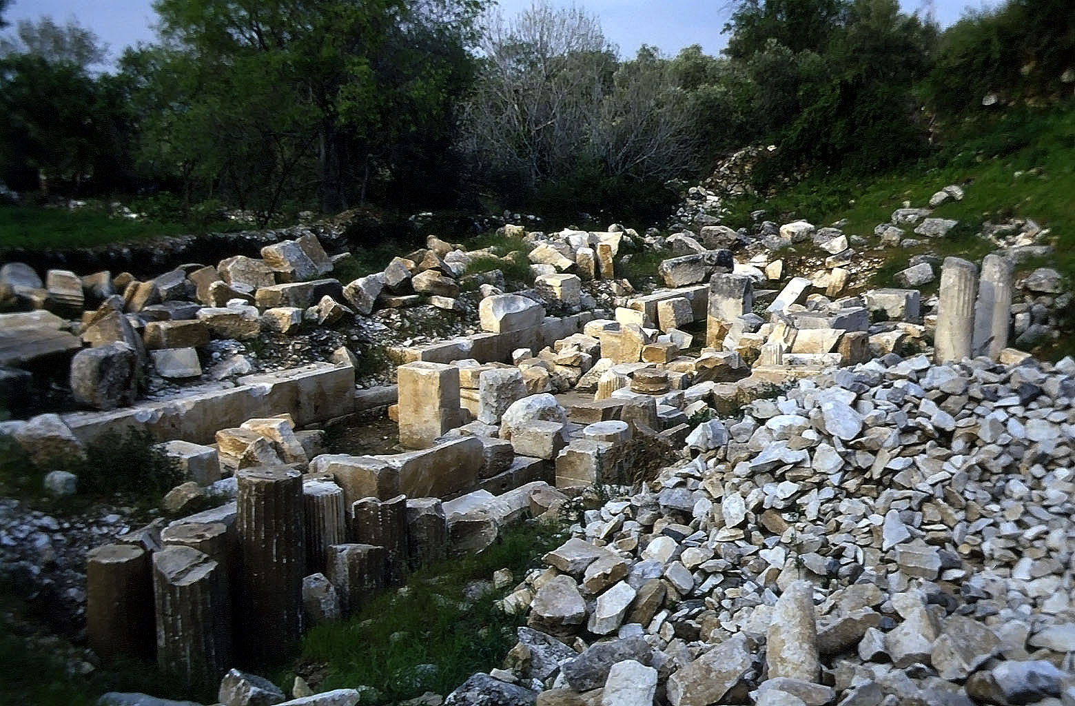 23.04.1993 | Theater   | verschüttete Bühne und Bühnengebäude