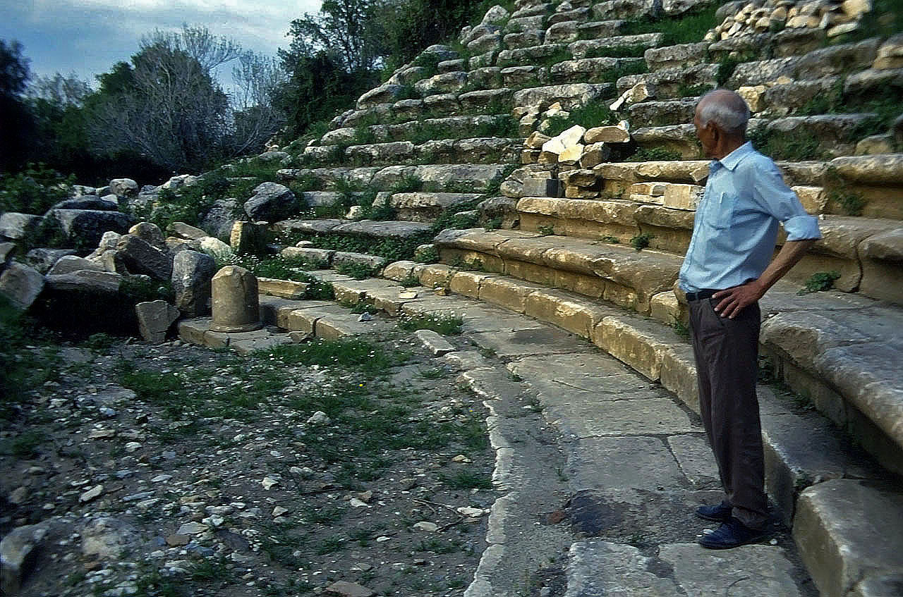 23.04.1993 | Theater   | Bühne und Sitzreihen